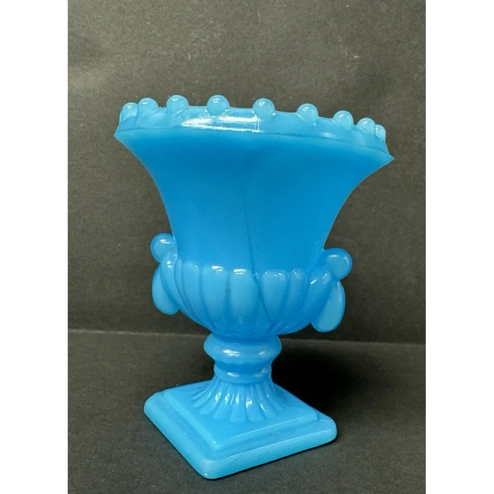 VTG Vogue Mercantile NYC Blue Opaque Milk Glass Slag Agate  Vase Urn Small‎